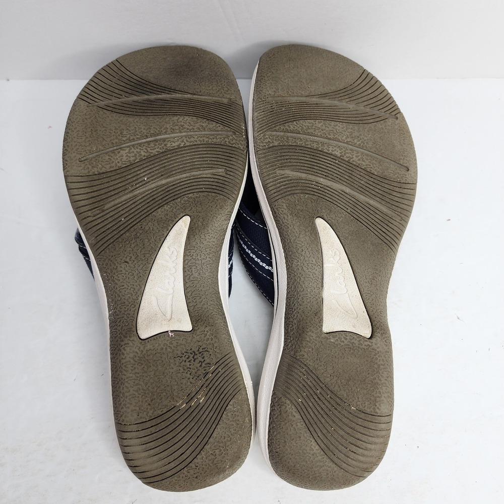 Clarks Cloudsteppers Breeze Sea Sandals Womens Size 7 Navy Blue Flip Flops 28635 - Picture 9 of 9